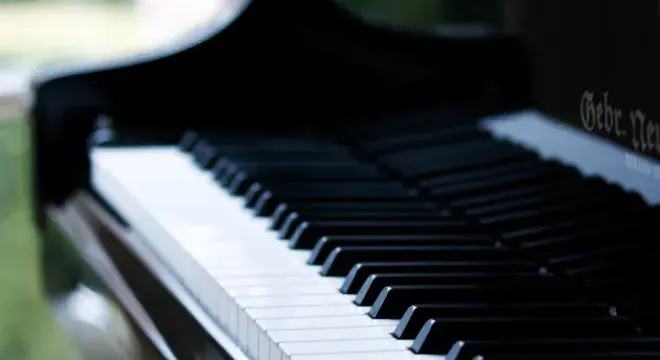 Zongorázni tanulni online magántanárral?